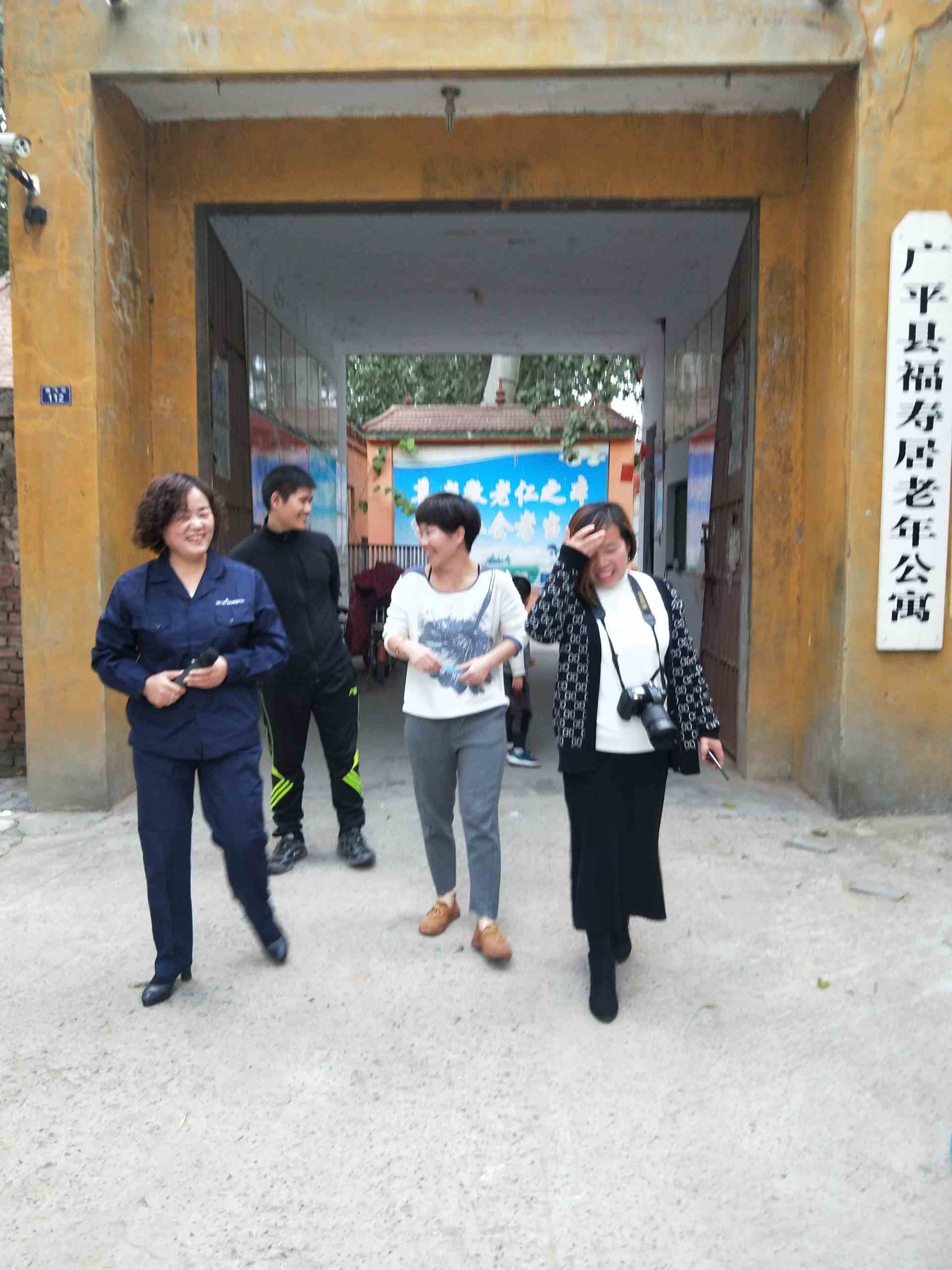 Goldpro cares for the elderly, actions warm hearts13 Goldpro cares for the elderly, actions warm hearts13