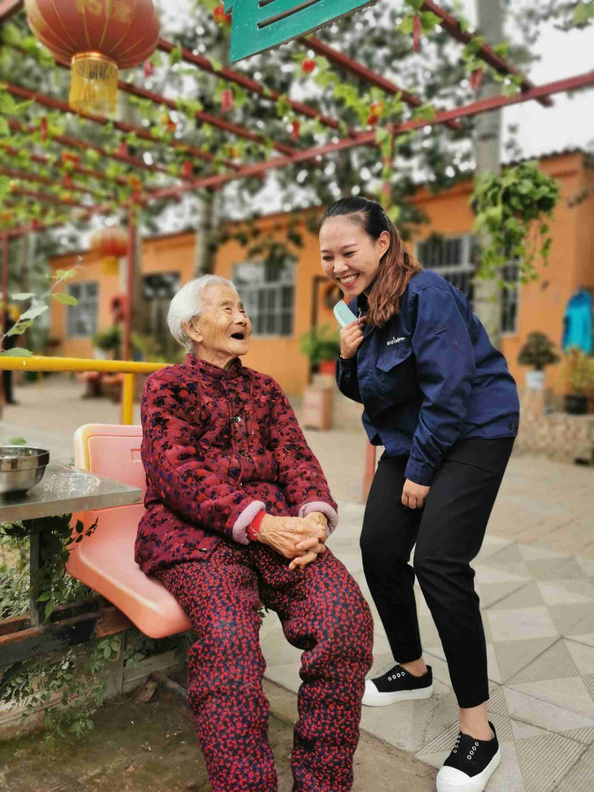 Goldpro cares for the elderly, actions warm hearts9 Goldpro cares for the elderly, actions warm hearts9